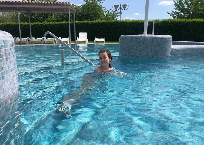 Karos Gold 813 Wellness Apartman