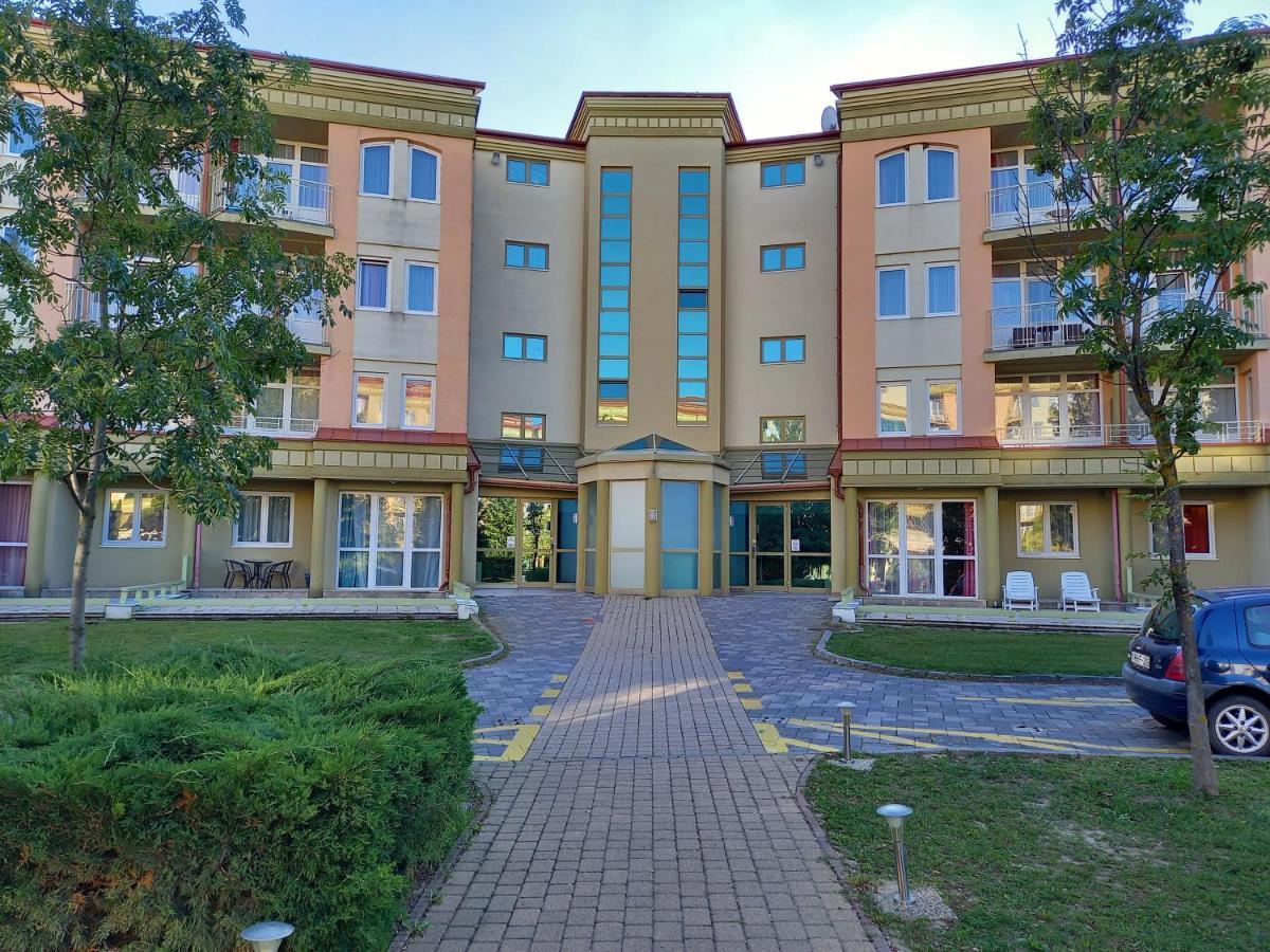 Karos Gold 813 Wellness * Zalakaros